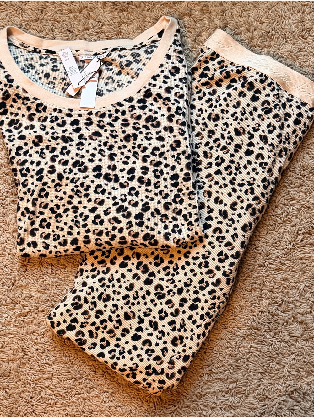 NWT Victoria’s Secret Soft Thermal Pajama Set Leopard Print Size L 2pc